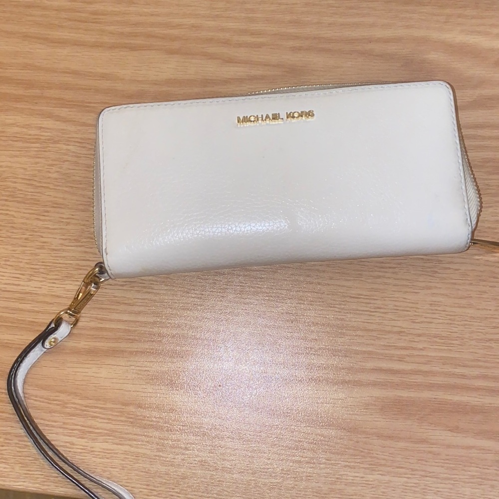 Cream Michael Kors full size wallet